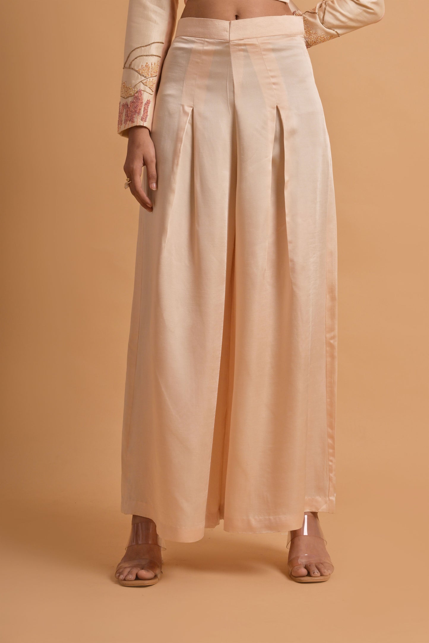 Pleat Parallel Pants